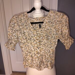 H  Divided Xs‎ Euc Floral Button-Front Peplum Top - Yellow/White